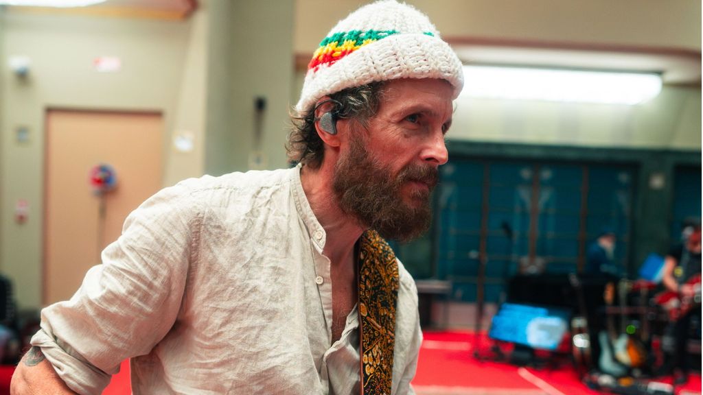 Il corpo umano, Jovanotti esce con il suo manifesto di rinascita